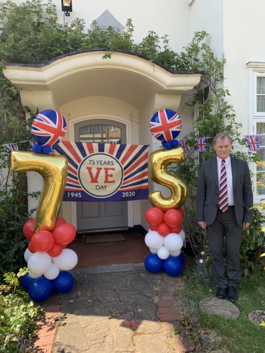 Sir David Amess hosts Southend Salutes its Veterans: VE Day Concert